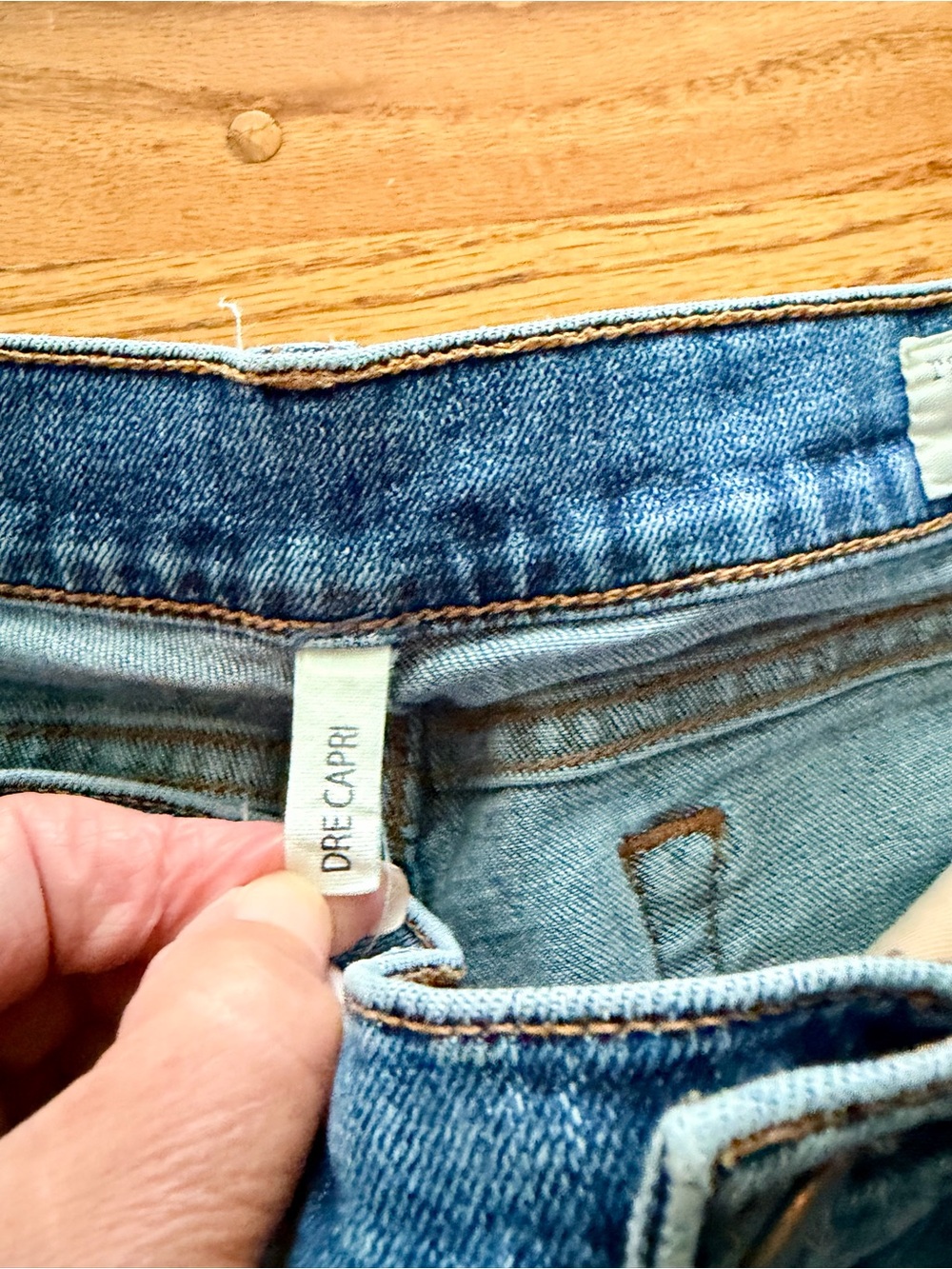 rag & bone Dre Capri size 27. Livingston wash. Raw hem. - Picture 4 of 12